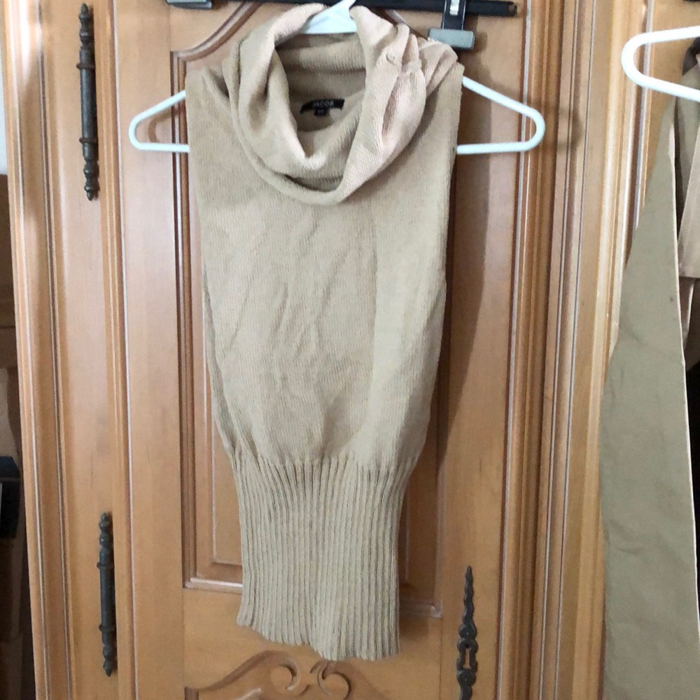 Jacob turtle neck sweater size small